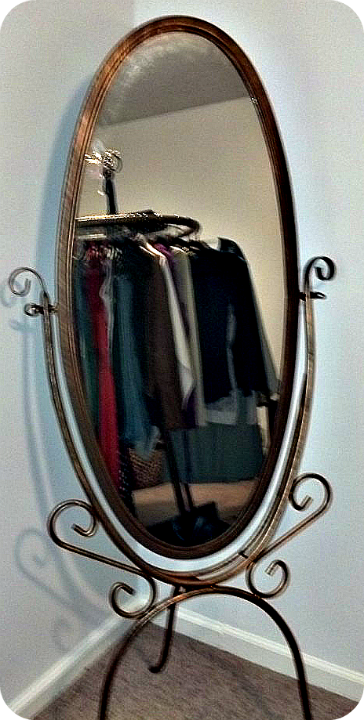 DIY Temporary Closet Mirror